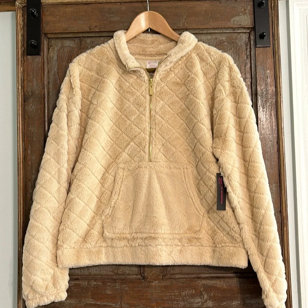 NWT - No Boundaries Tan/Cream Quilted Faux Fur 1/2 Zip Pullover Size L - Picture 1 of 11